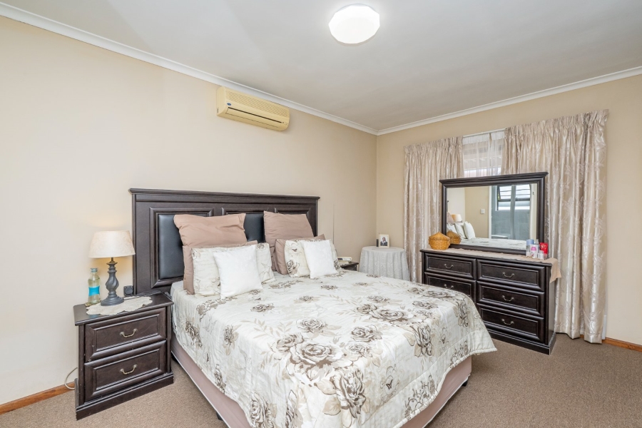 3 Bedroom Property for Sale in De Oude Spruit Western Cape